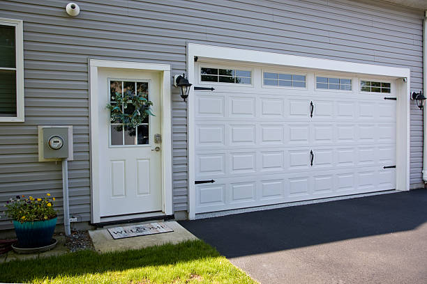 24/7 Emergency Garage Door Panel Replacement experts in Allendale, SC
